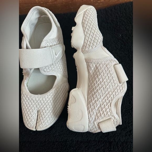 Nike Air Rift - Picture 9 of 10